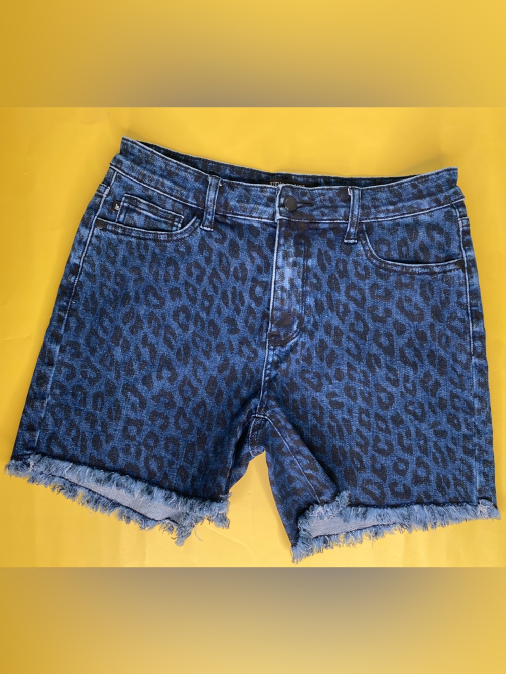 Judy Blue Leopard Print Denim Shorts Large Blue Distressed Raw Hem Mid Rise